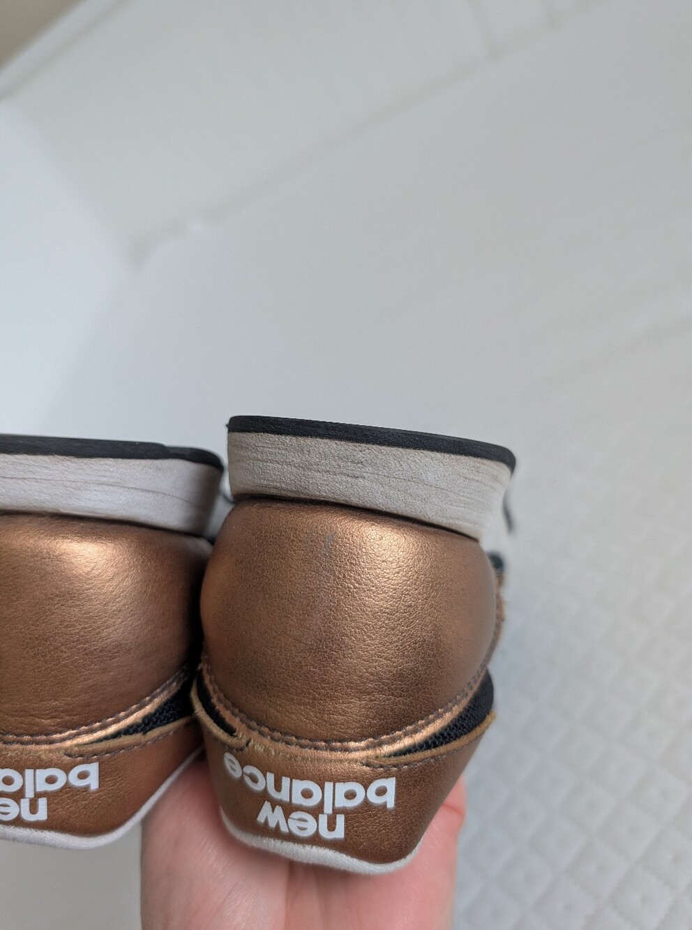 New Balance Womens 520 WL520SNC Black Rose Gold Sneakers Size 7.5 Suede Retro - Picture 8 of 16